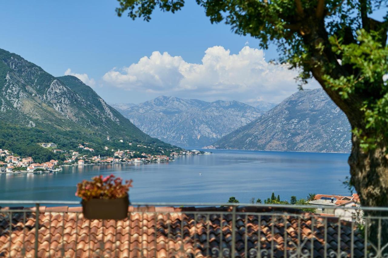 Our Sunset Apartments With Pool And Sea View Kotor Extérieur photo